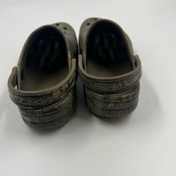 Crocs Camouflage Shoes Youth Size 12 - Picture 3 of 5